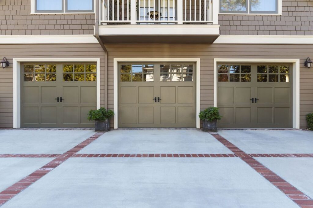 Garage door Repairs in Pensacola