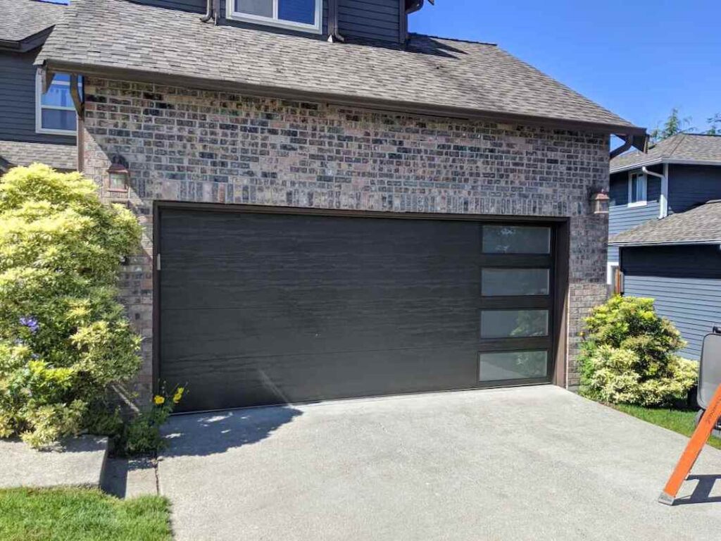 Garage door Repairs in Pensacola