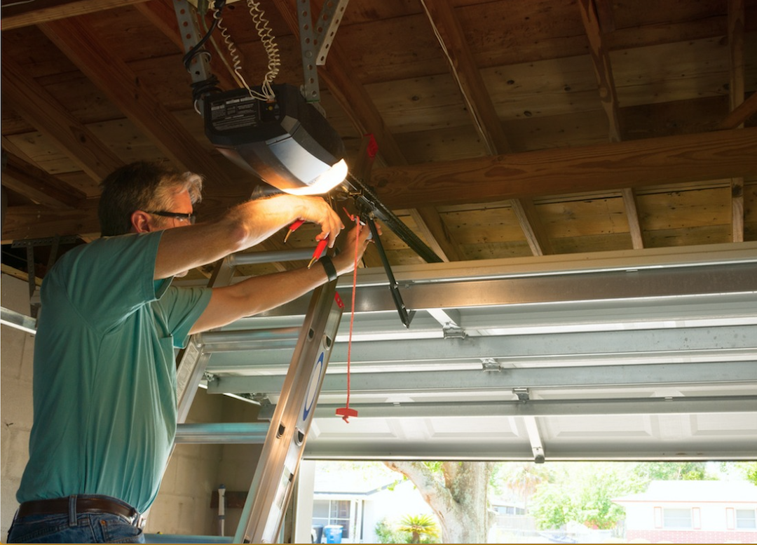 Garage door Repairs in Pensacola