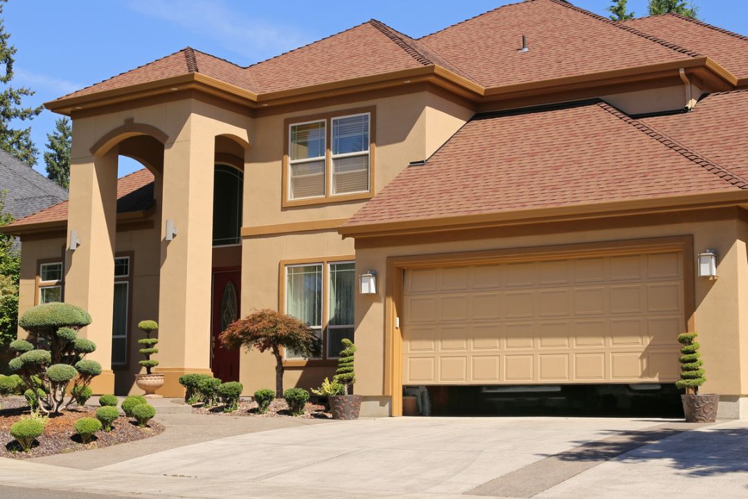 Garage door Repairs in Pensacola