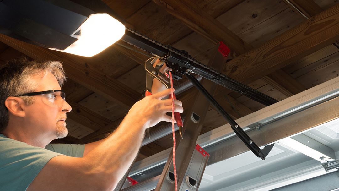 Garage door Repairs in Pensacola and Fort Walton Beach